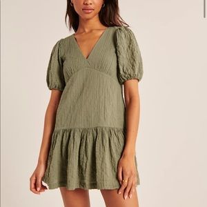 NWT Puff Sleeve Trapeze Mini Dress